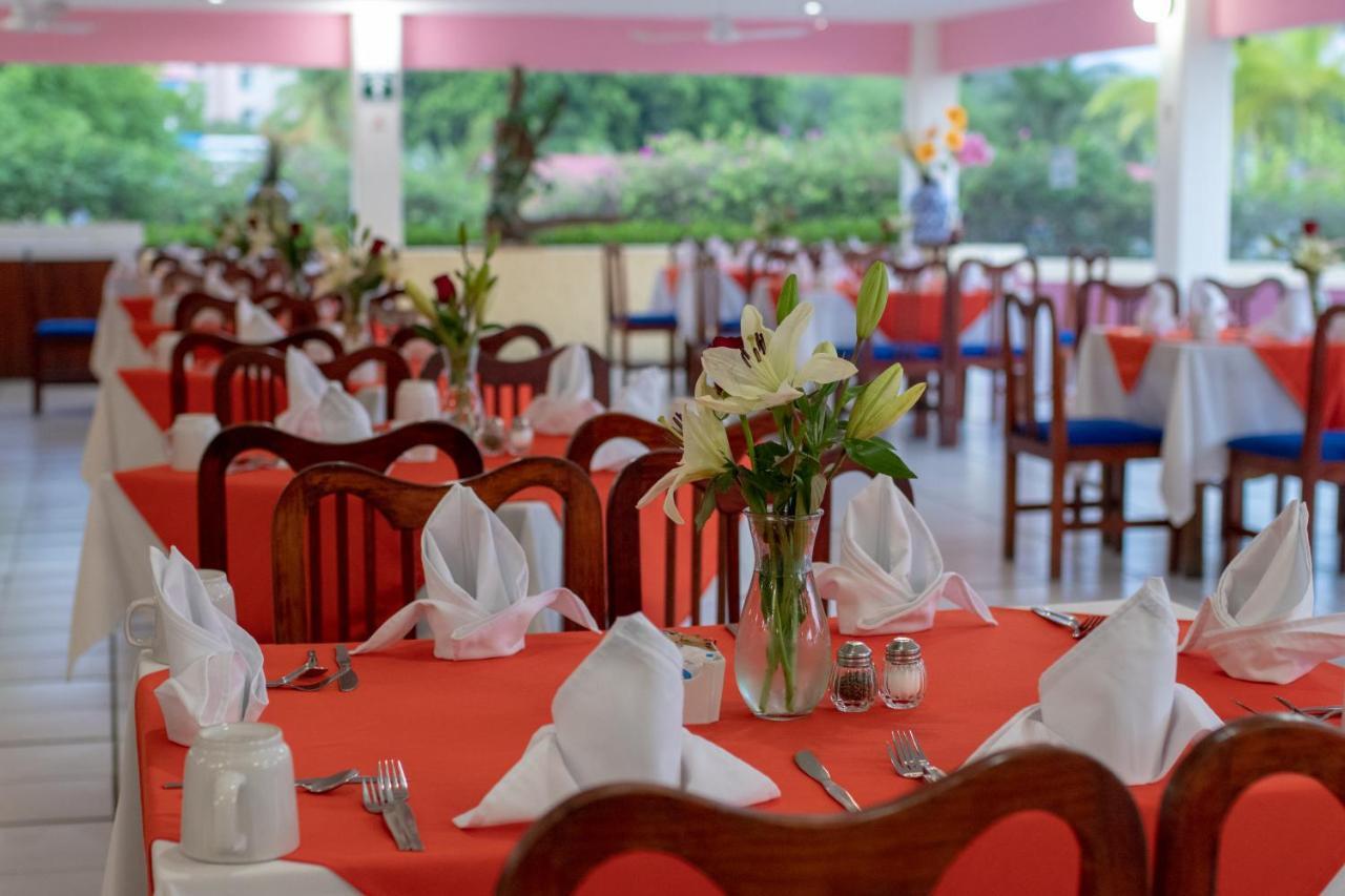 Qualton Club Ixtapa All Inclusive Dış mekan fotoğraf